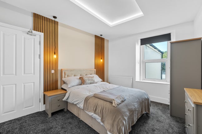 Freshly Renovated 6-Bed Share on Chudleigh Road! Main Photo