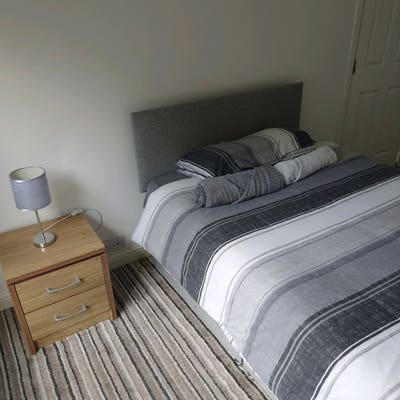 HPC Contractors - double - close to shops/parking  Main Photo
