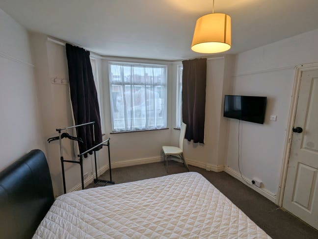 Lovely double room in Shirehampton Main Photo
