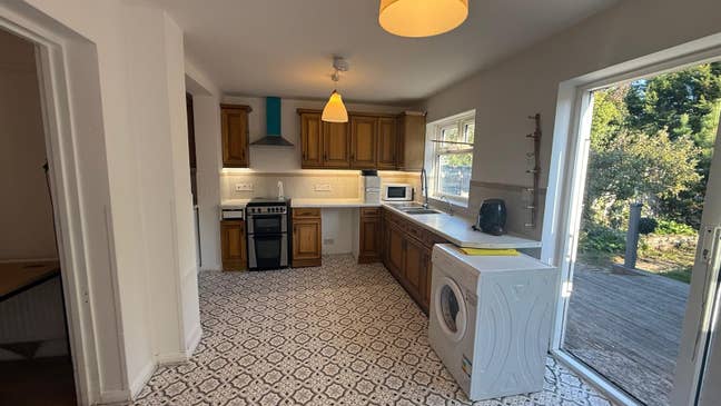 Spacious 4-Bedroom House with 2 Bathrooms in NEW M Main Photo