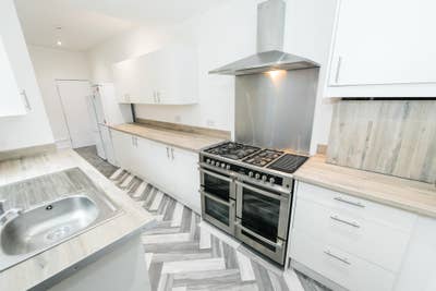 Great rooms available at Winston Gardens Main Photo