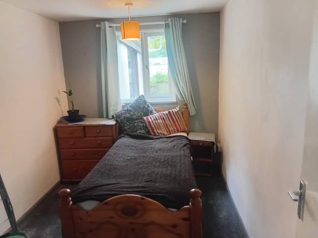 Single occupancy room available in shared house  Main Photo