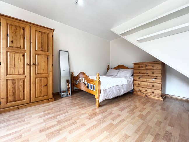 Perfectly Located 4 Bed Maisonette in Camden Main Photo