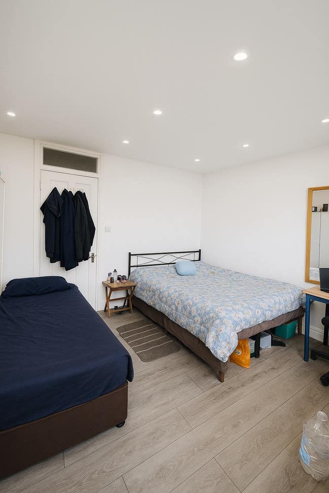 Large room available on 28 Oct Main Photo