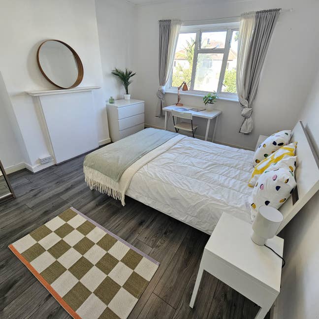 ✨ Spacious Room - Jubilee Line 🏆 Main Photo