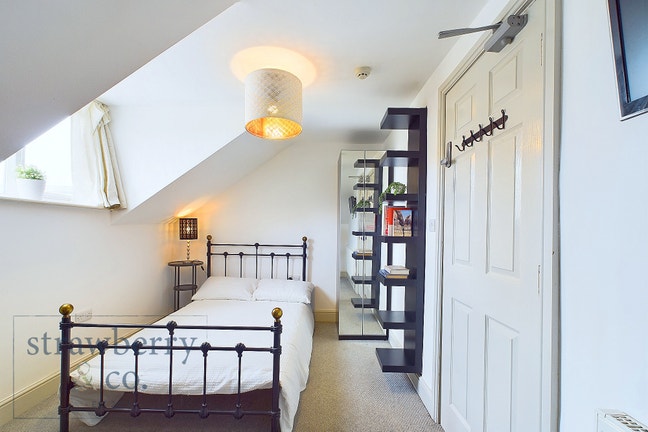 Ring Road | Warmley | Double Room Main Photo