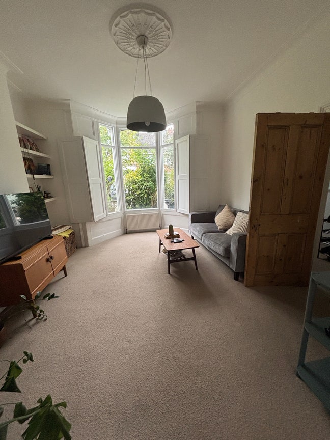 Double in huge 3 floor Stokey terrace with garden Main Photo