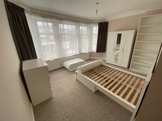 Great house - walking distance to tube.  Main Photo