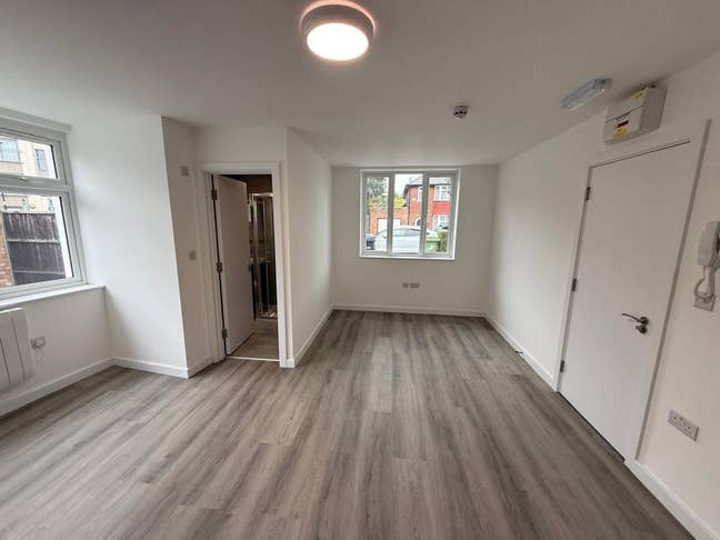 Brand New Ensuite Rooms – 3 Mins Piccadilly Line Main Photo
