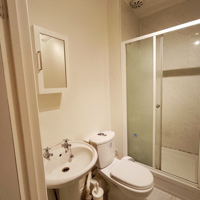 Double Room In Friendly House nr Uni and Hospital Main Photo