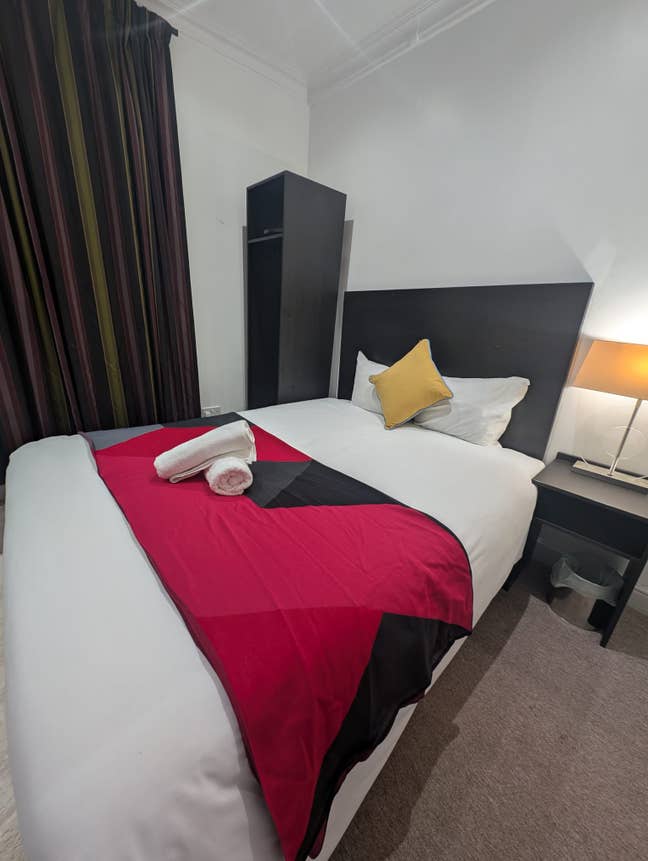 Great location double room.Close to Queen Mary uni Main Photo