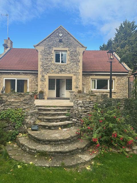 Rural Retreat  Main Photo