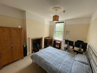 Large double bedroom in house share T/Wells centre Main Photo