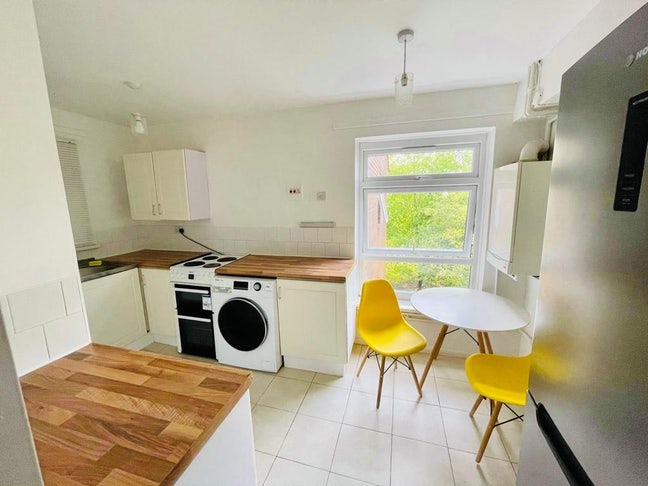 2 bed Flat Available near Telford Town Centre  Main Photo