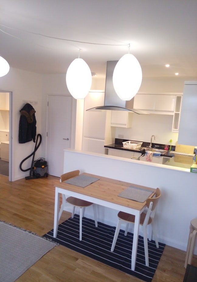 Furnished 2 bed flat near centre with Parking Main Photo