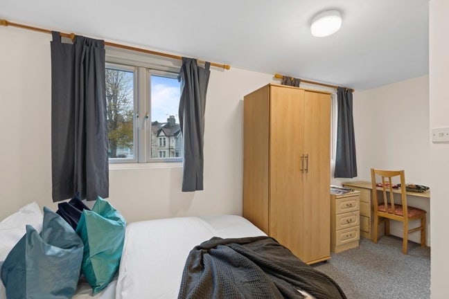 Double Rooms - No Deposit  Main Photo