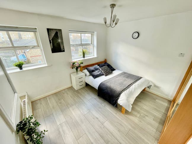 🏡 Bright Double Room – Westferry (E14)  Main Photo