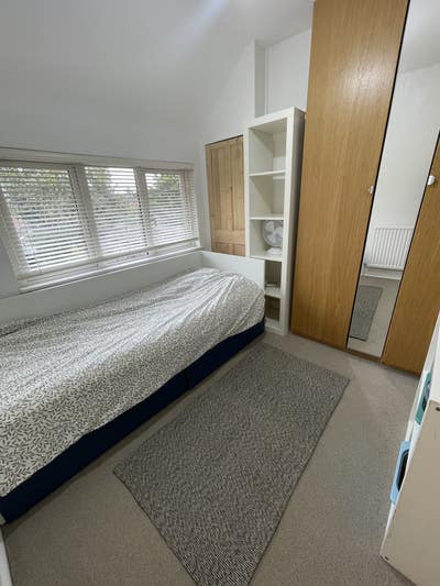 Bedroom near Brunel and Uxbridge for a girl/women  Main Photo