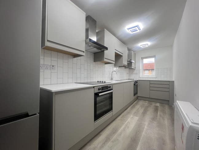 6 Newly Furnished double bedroom available in Oct Main Photo