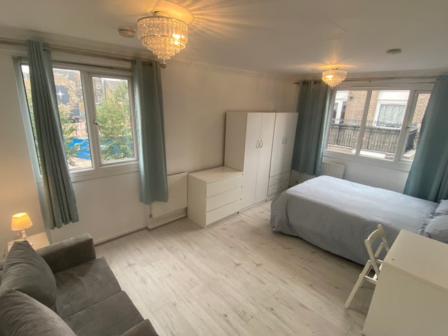 Spacious Rooms! Bethnal Green! Perfect Location! Main Photo