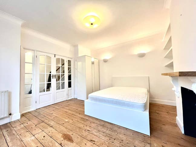 Beautiful Double Room in Morden! 27/10 Main Photo