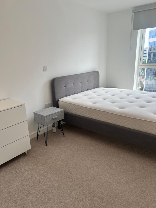 1 room in a 2 bedroom apartment  Main Photo