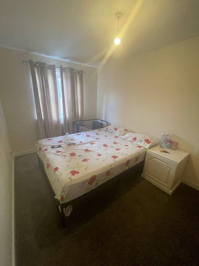 Double Room Available  Main Photo