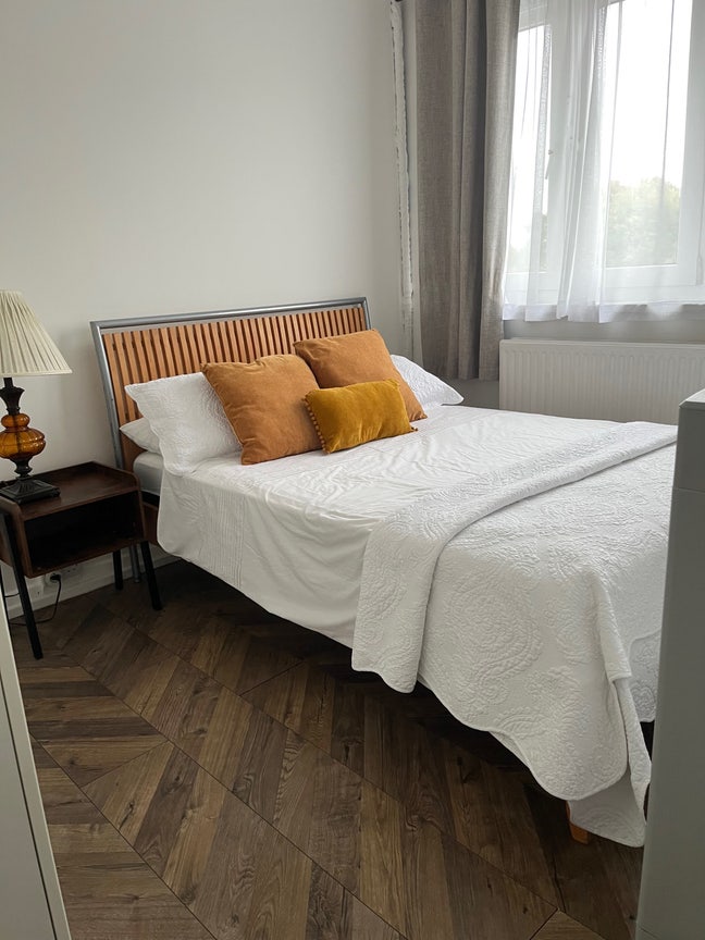 Room to rent Main Photo