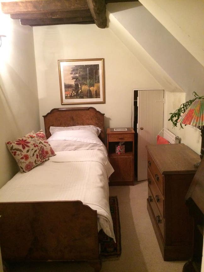 Single room in comfortable home near Cowley Centre Main Photo