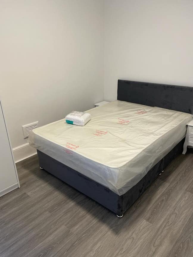  Studio Room is Available for Rent - SW8 3SH Main Photo