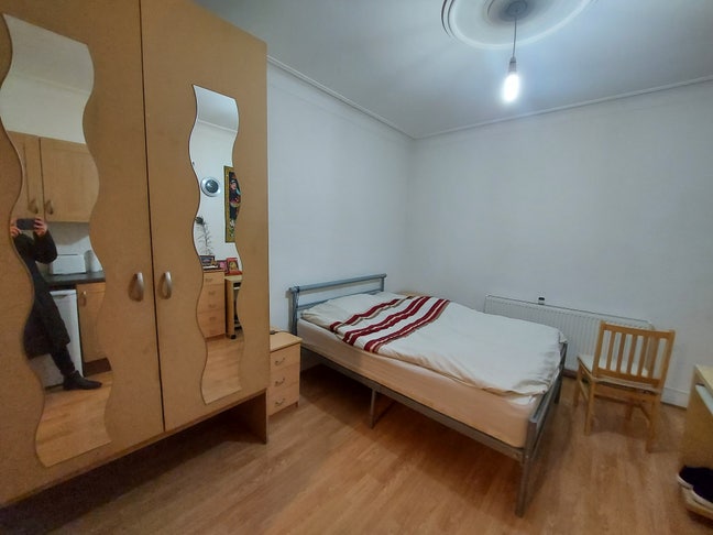 ** Double Studio in N13 Available Now** Main Photo