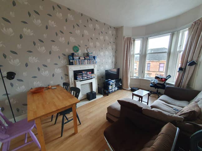 Bright and spacious 2 double bedrooms in G20 Main Photo