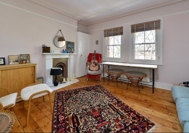 Highbury flat with sunny terrace Main Photo