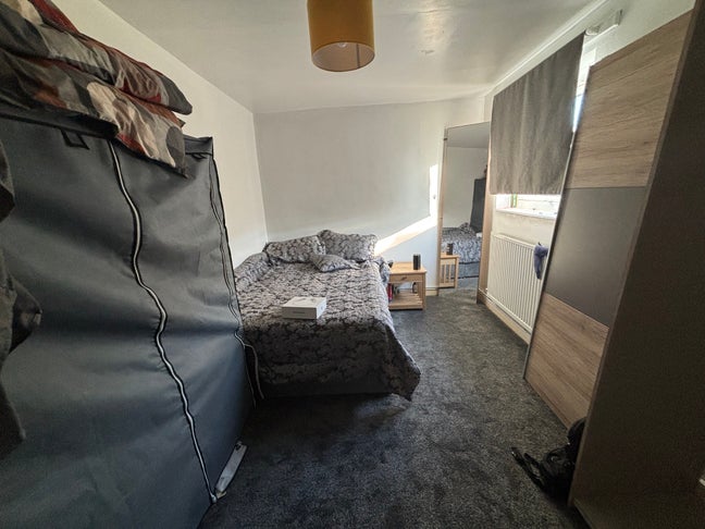 Bright Double Room – Town Centre, All Bills Includ Main Photo