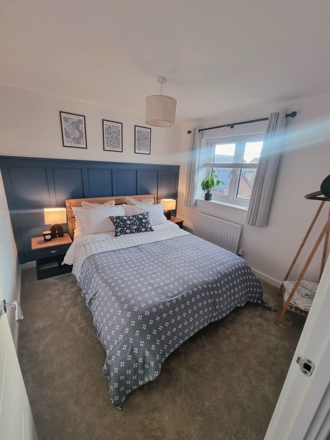 Bright & Modern Double Room with Private Bathroom  Main Photo