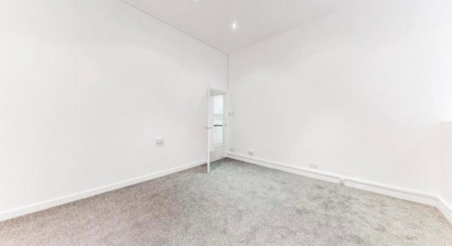 Short- term Double Room in Covent Garden (4week) Main Photo