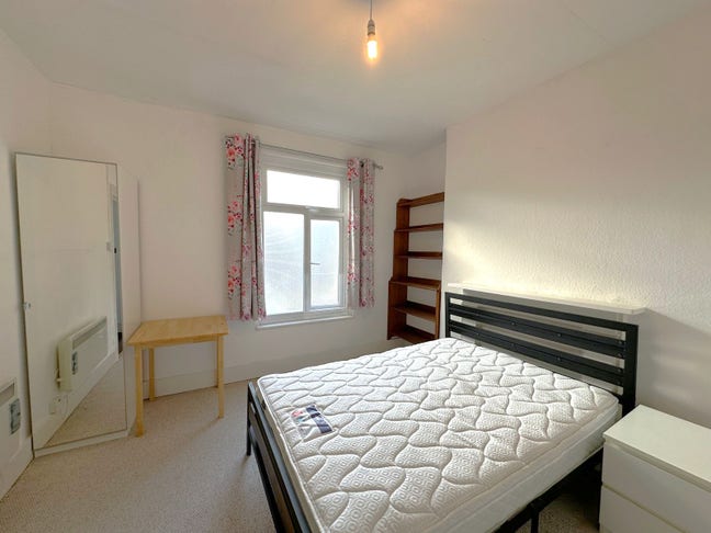 A Very Spacious Shared Accommodation  Main Photo