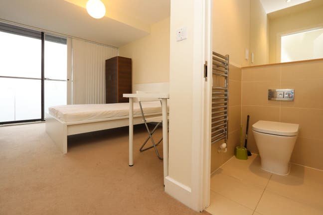Single En-Suite for November | SE10 Main Photo