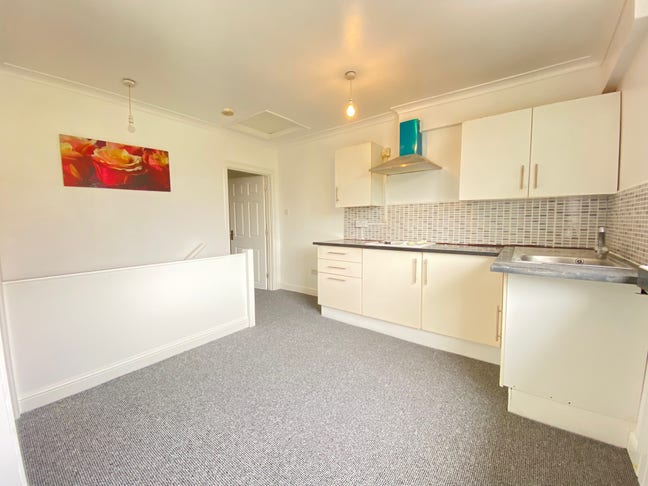 **01 Bed Flat** Hayes** Roastrevor Grd** UB3  Main Photo