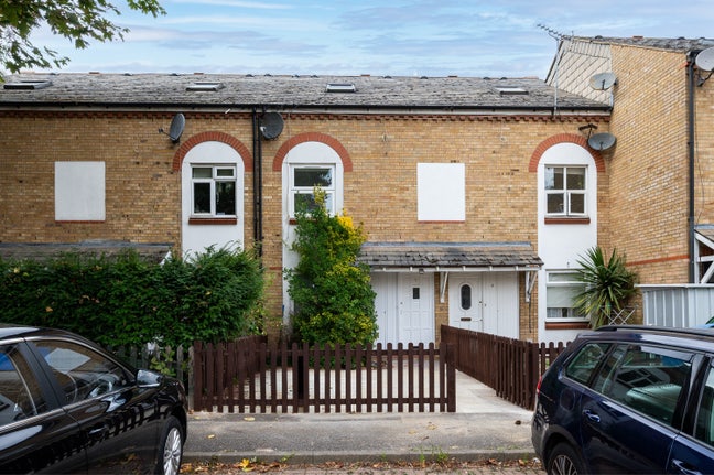Refurbished 5 Bed Flat - Students or Sharers! Main Photo