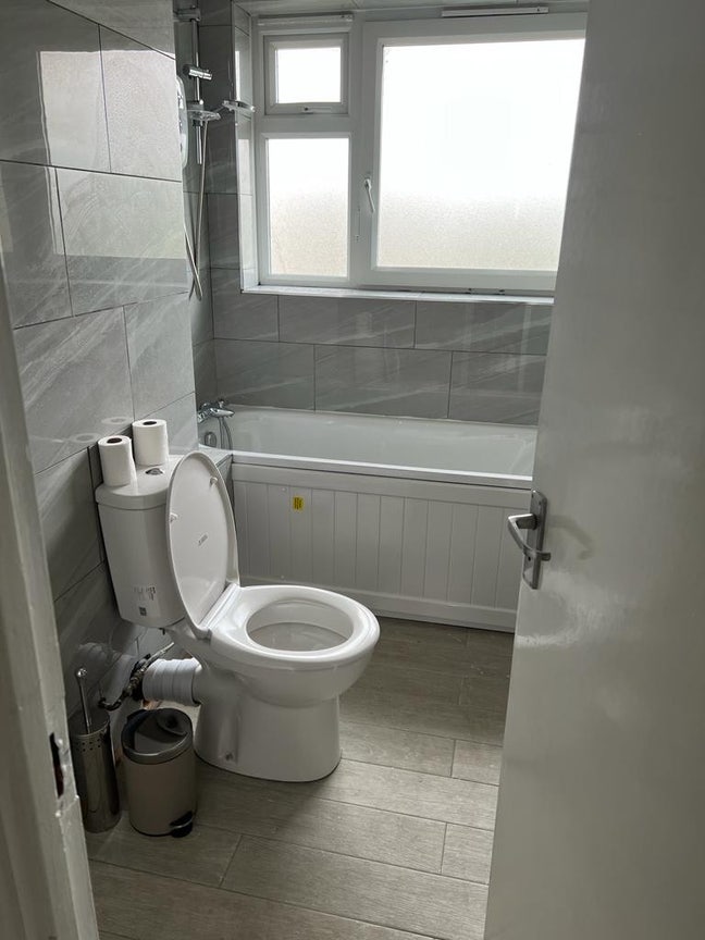 Specious Good Size Double Room Available!!! Main Photo