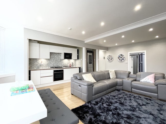 Luxury Seafront Penthouse in Hove  Main Photo