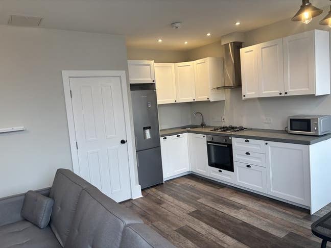 2 Bed Furnished Flat in Heaton Main Photo