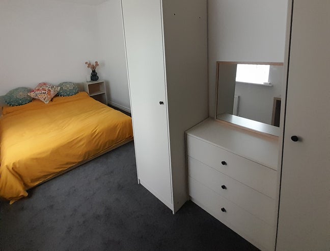 Spacious double room with own bathroom Main Photo