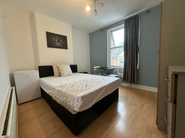 🌟Spacious Double Room in Hackbridge/Mitcham  Main Photo