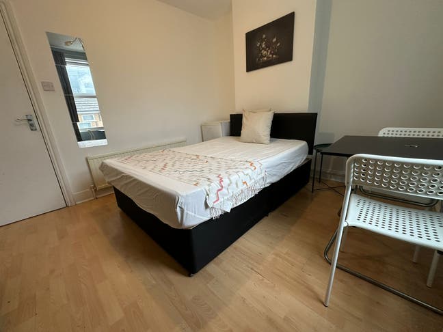 🌟Spacious Double Room in Hackbridge/Mitcham  Main Photo