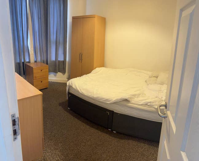 Fully Furnished Double Room in 4-Bed HMO Main Photo