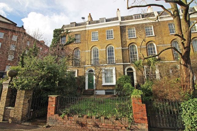 Beautiful Georgian House by Central Line Main Photo