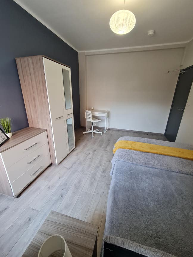 Room - rent in Deyne Avenue, Scunthorpe, DN15  Main Photo
