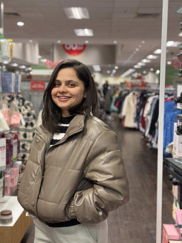 28 year old Female seeks a single or double room Main Photo